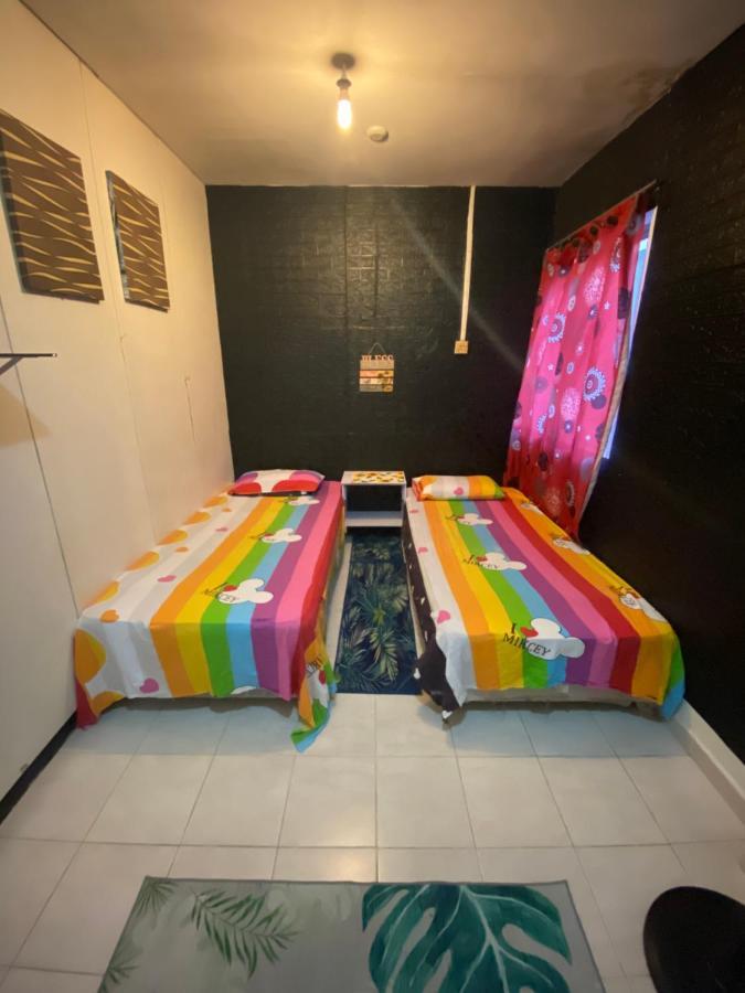 קוטה בארו Pesona Backpackers Inn מראה חיצוני תמונה